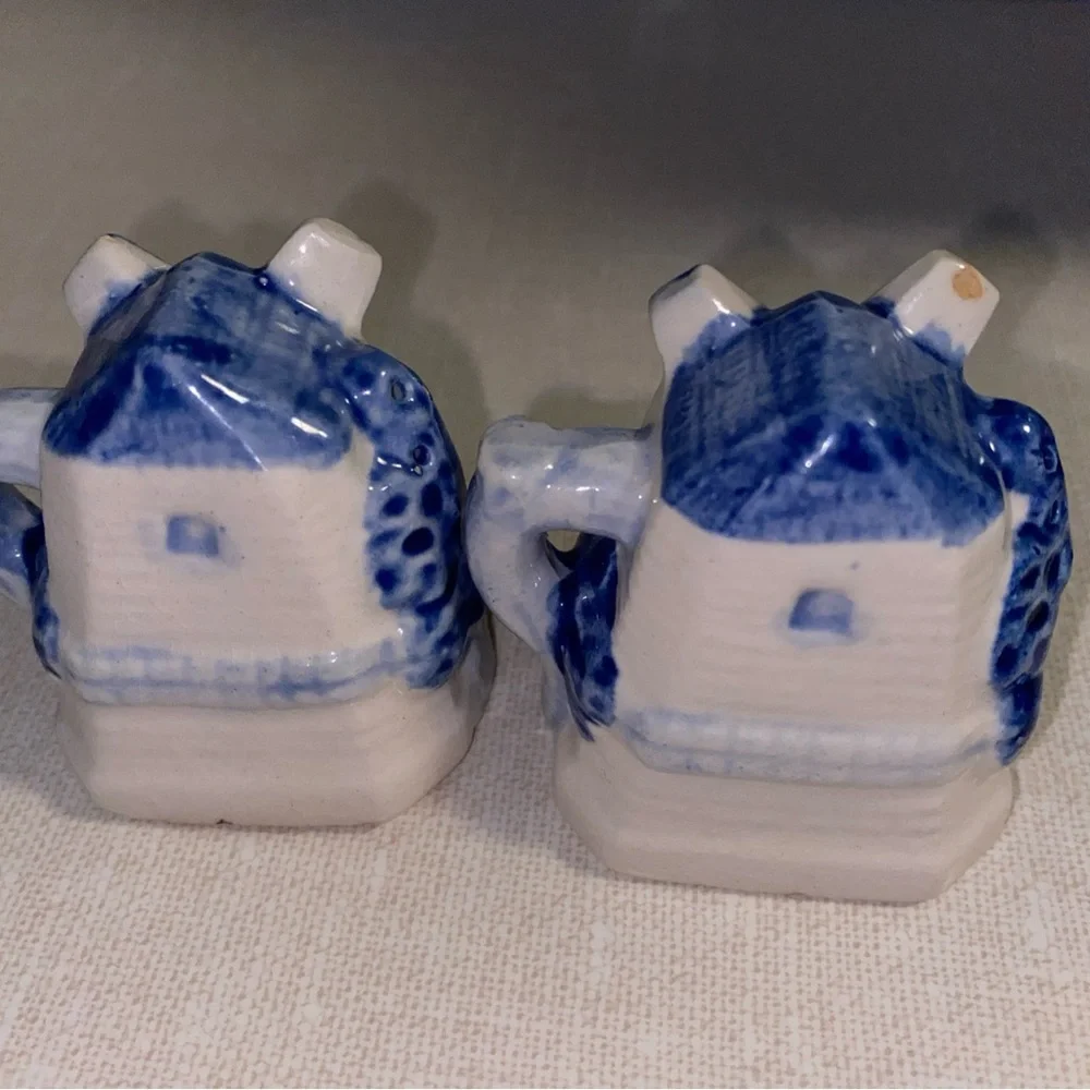 Vintage Windmill Salt And Pepper Shakers Japan White with Blue‎
